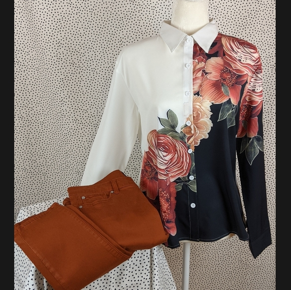 Peach Floral Button Down Blouse (Size: Medium) - Picture 11 of 11